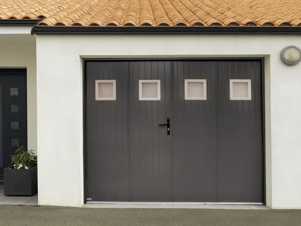 Porte de garage battante