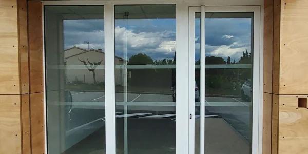 Portes ERP, commerces et bâtiments professionnels autour d’Avignon