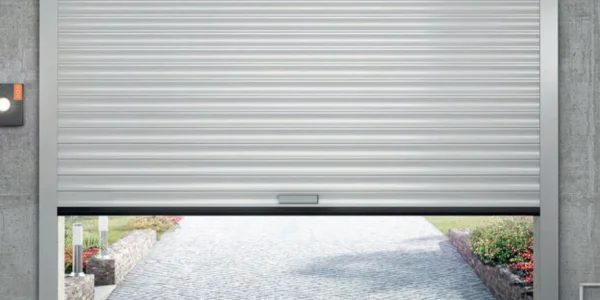 Installation de porte de garage enroulable autour d’Avignon