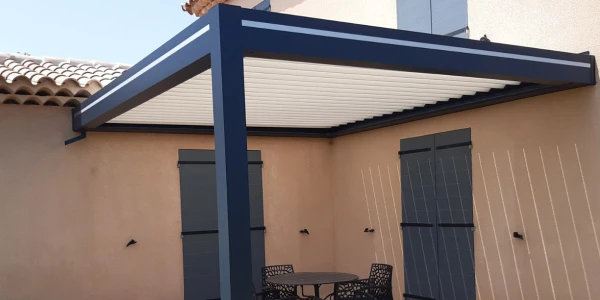 Profiter de sa pergola en automne, autour d’Avignon